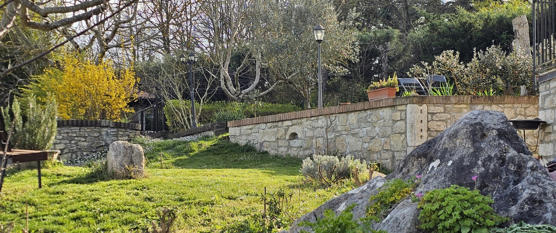 Vista-dei-giardiini-durante-il-mese-di-agosto