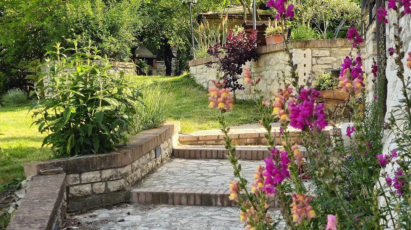 Giardini-maison-du-pont-bnb-ad-agosto